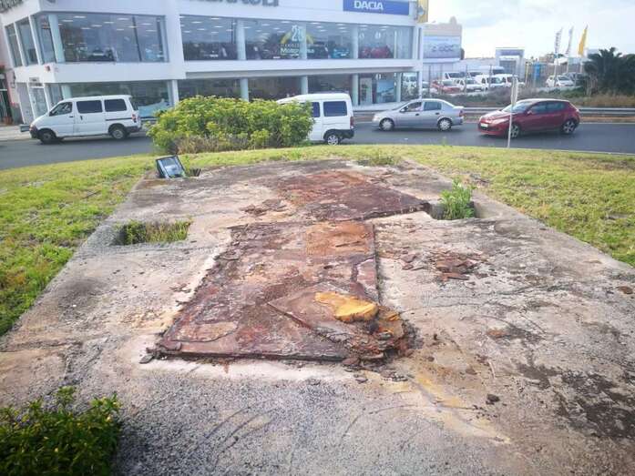 Rotonda de El Calero que albergaba la escultura derribada por el viento en febrero de 2018 (Foto TA)